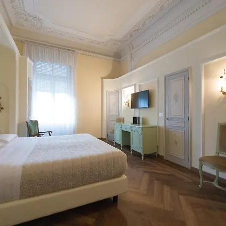 Grand Liberty Готель