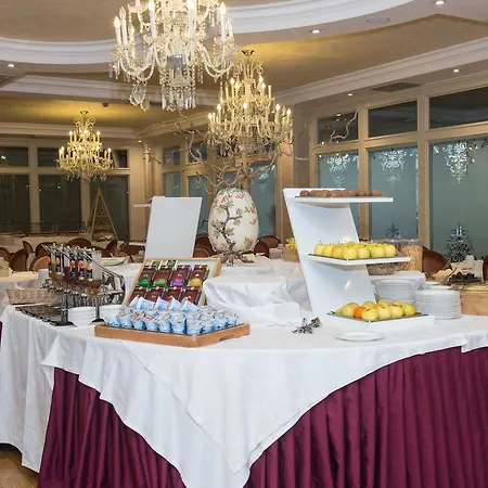 Grand Liberty Готель