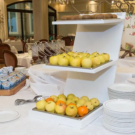 Готель Grand Liberty